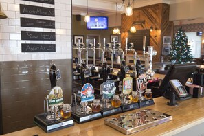 Bar (on property) - Royal Hotel By Greene King Inns (Scunthorpe)