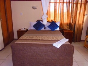 Standard Double or Twin Room | Egyptian cotton sheets, premium bedding, in-room safe - White Rose Lodge (Livingstone)