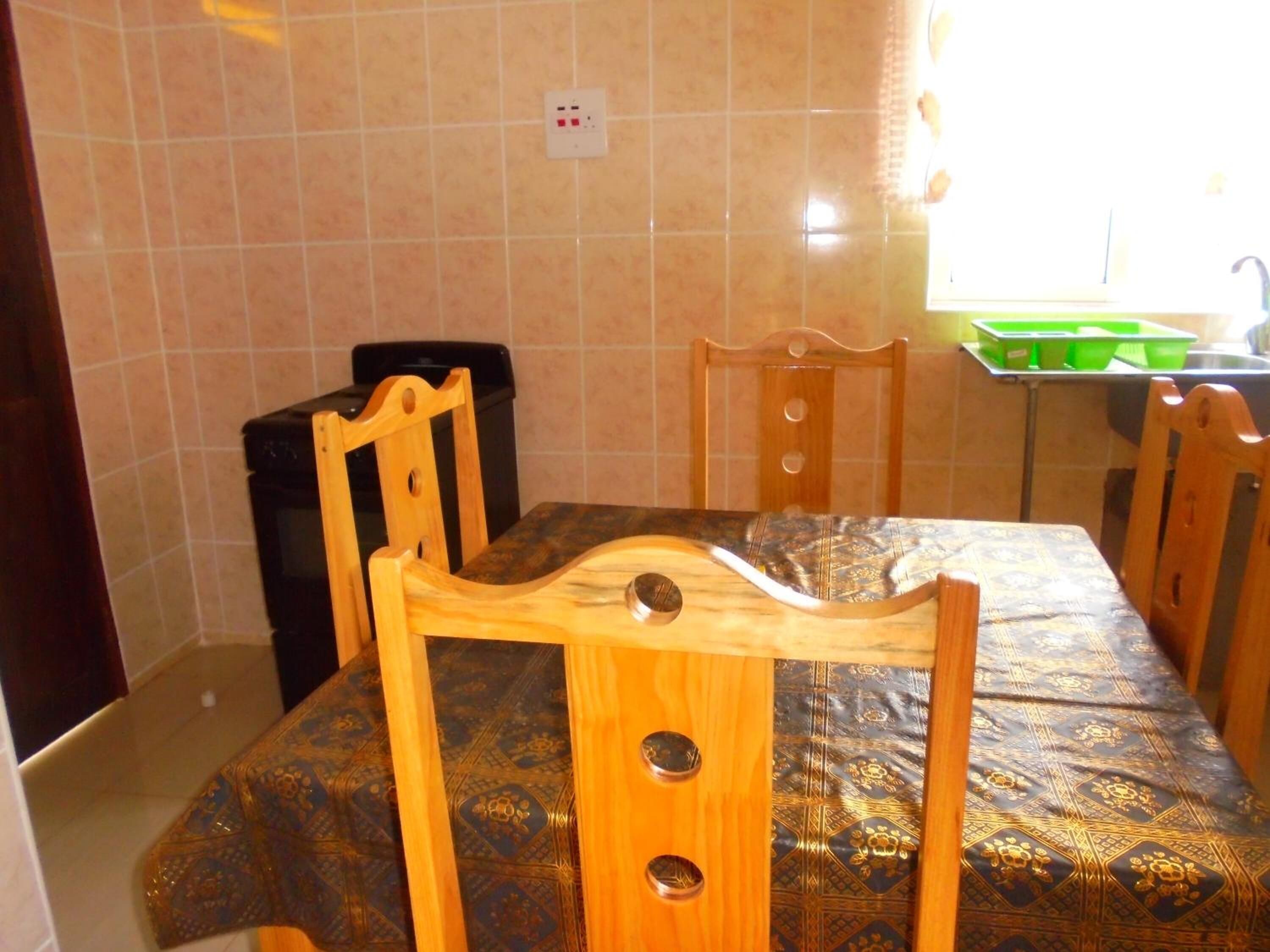 Fridge, microwave, dishwasher, coffee/tea maker