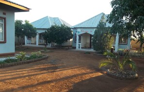 Property grounds - White Rose Lodge (Livingstone)
