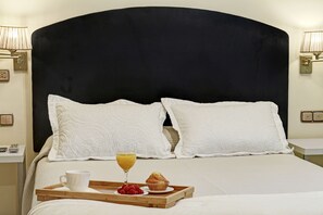 Standard Apartment, 1 Bedroom | Egyptian cotton sheets, premium bedding, down comforters, in-room safe