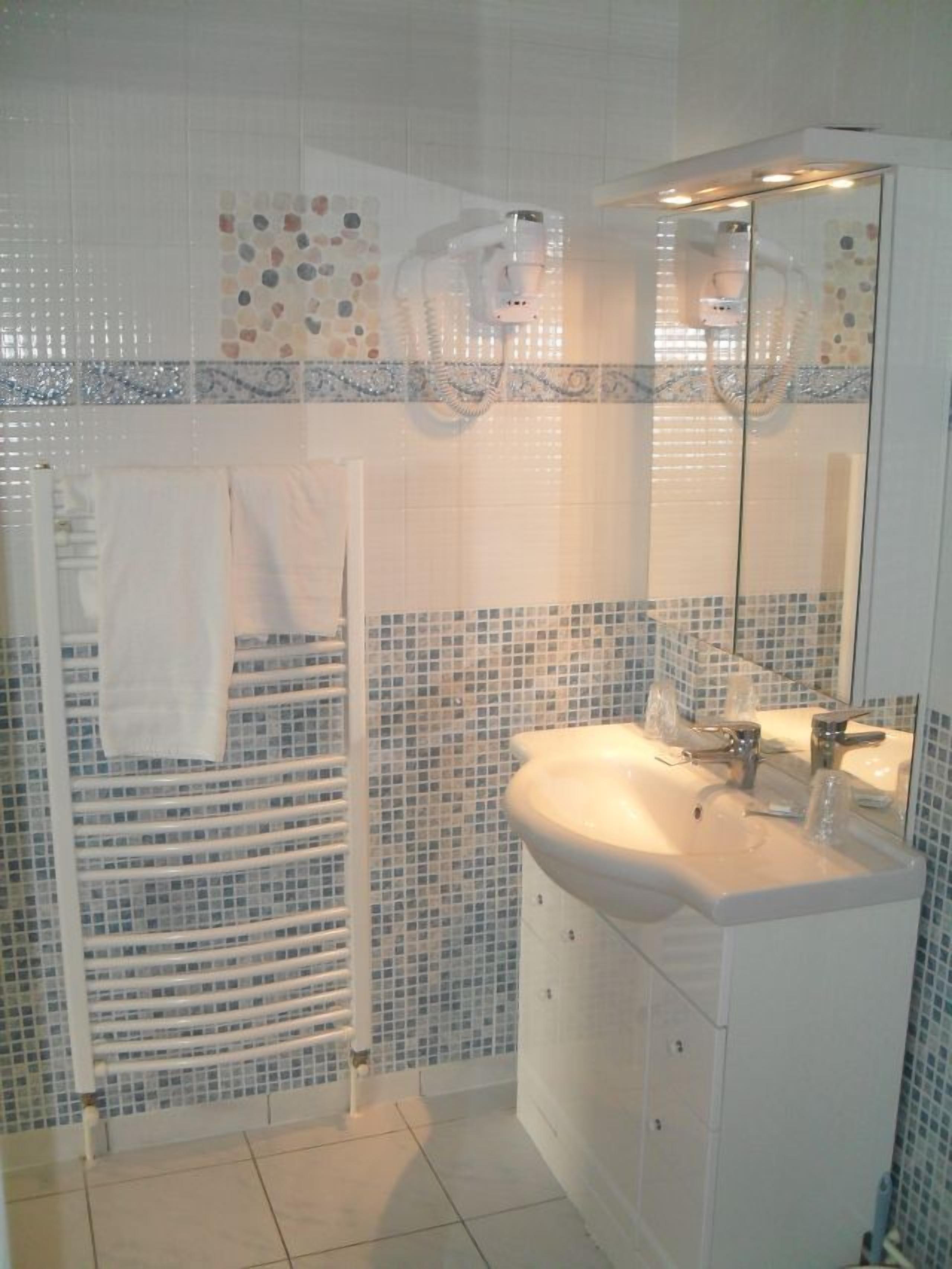 Foto - Modern'Hôtel - Centre ville - SNCF