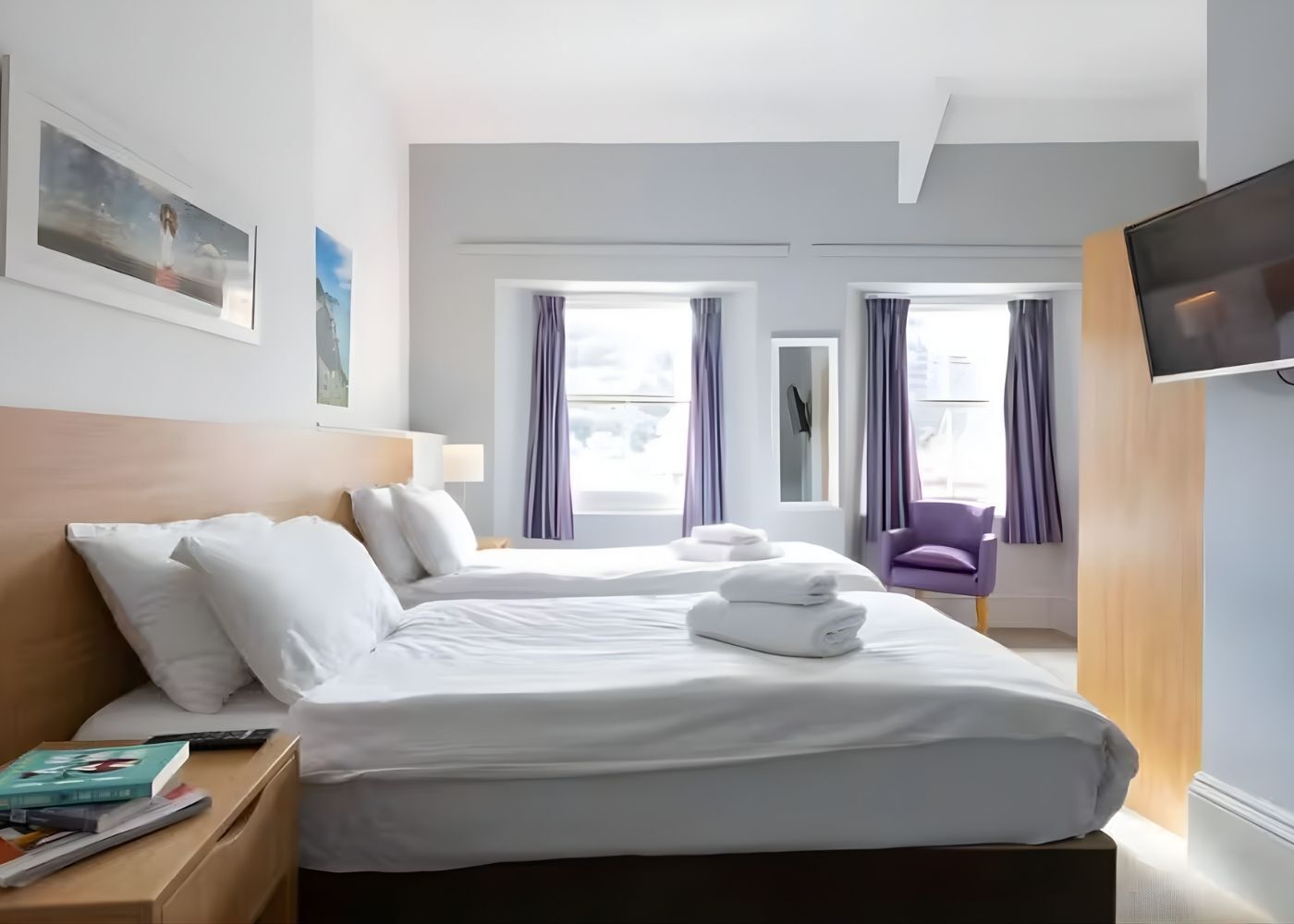 Standard Twin Room, Ensuite, Sea View | Iron/ironing board, free WiFi, bed sheets
