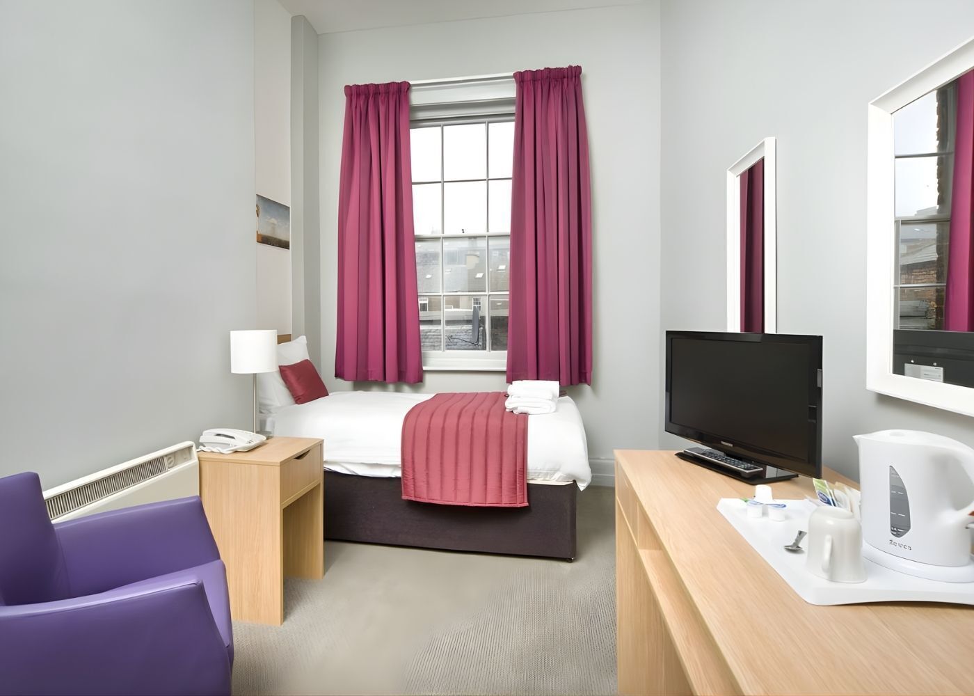 Standard Single Room, Ensuite | Iron/ironing board, free WiFi, bed sheets