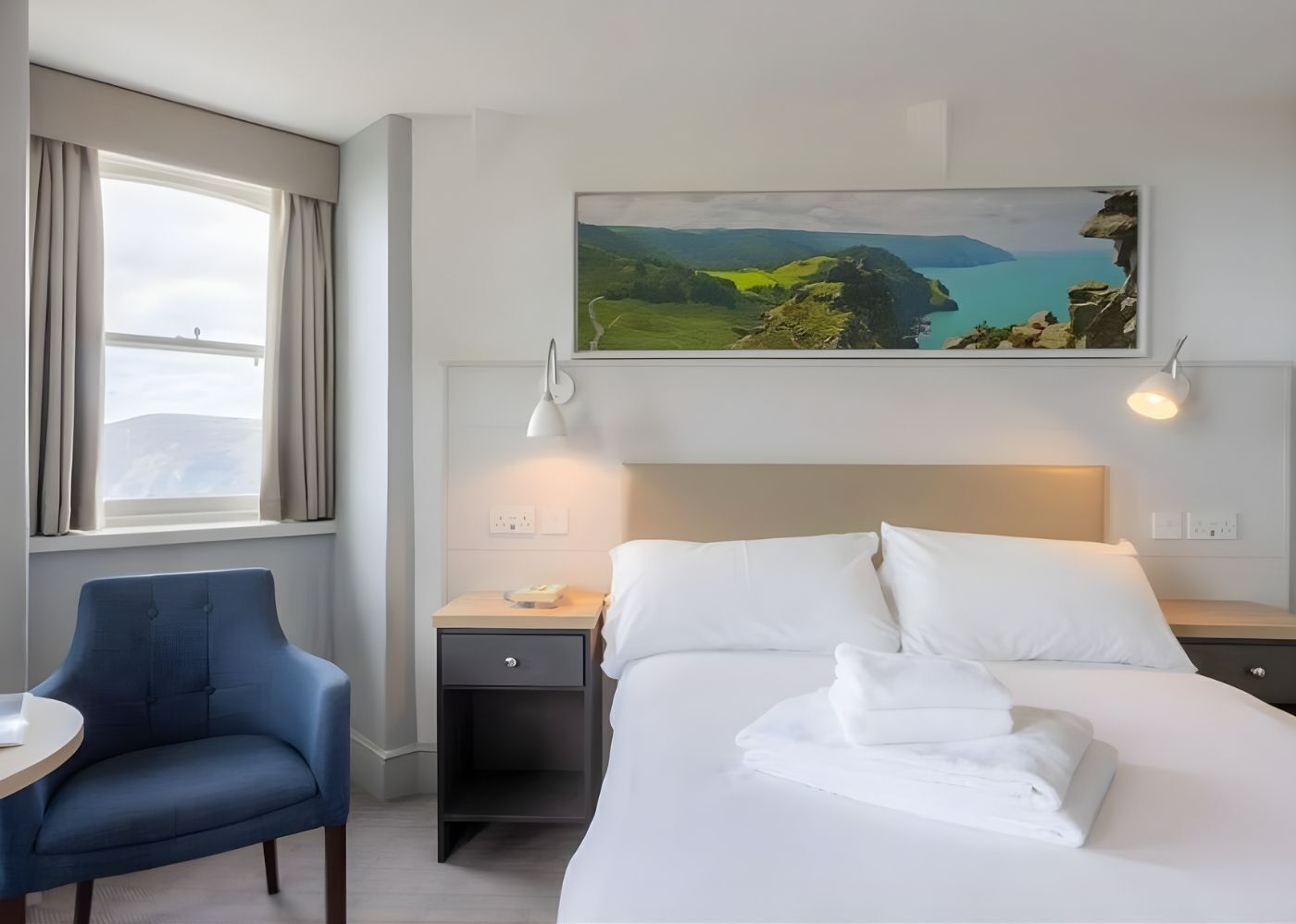 Chambre Double Supérieure, salle de bains attenante | Fer et planche à repasser, Wi-Fi gratuit, draps fournis