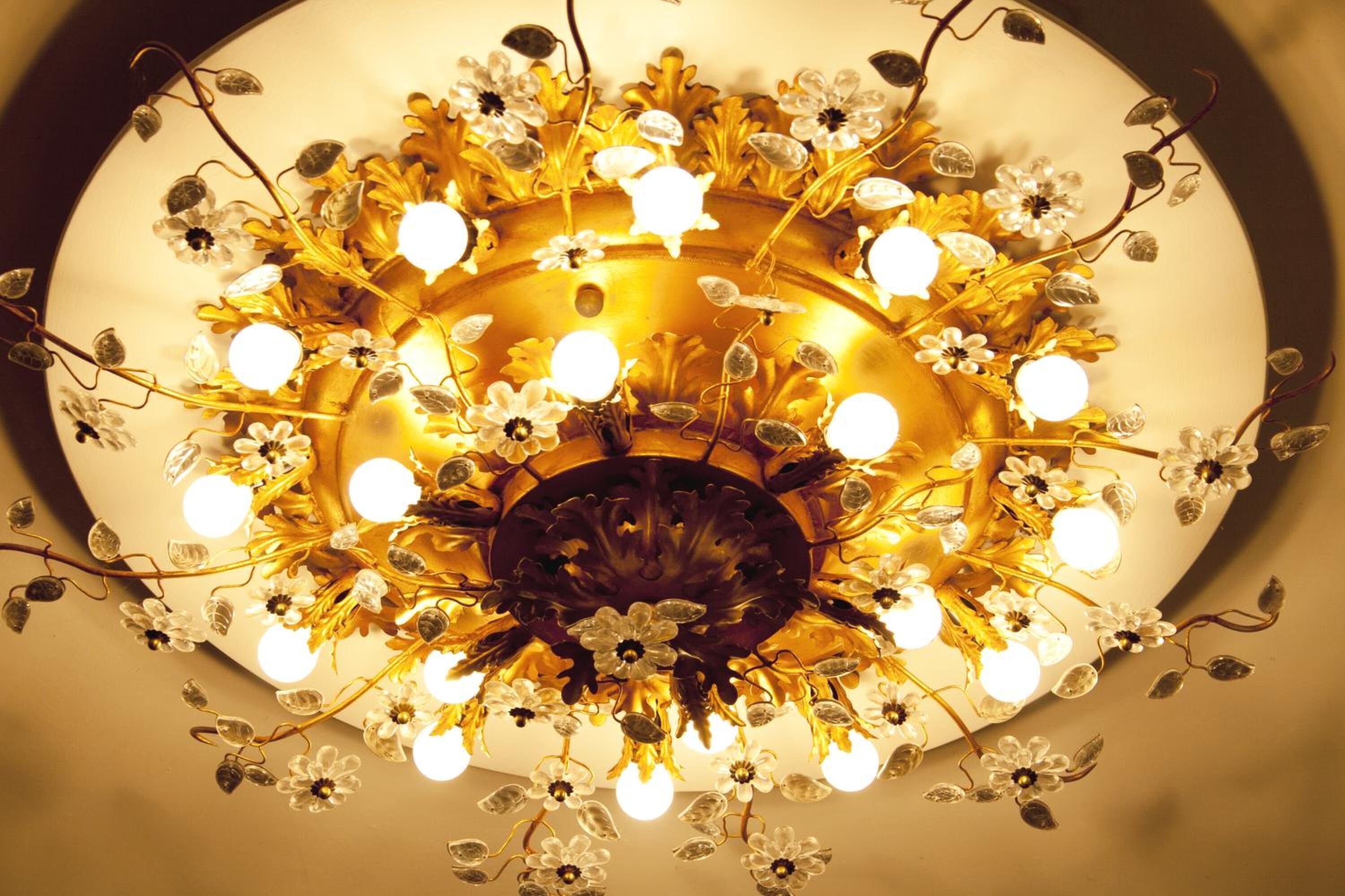 breakfast, lunch, dinner served; regional cuisine, al fresco dining