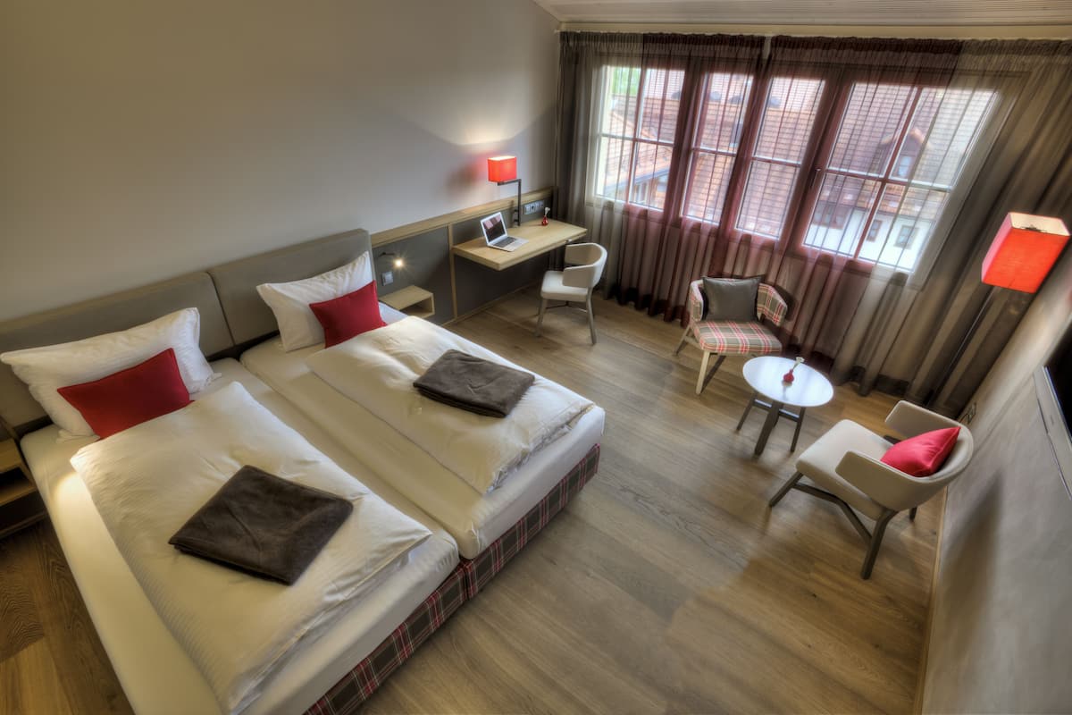 deluxe double room | 1 bedroom, in-room safe, desk, soundproofing