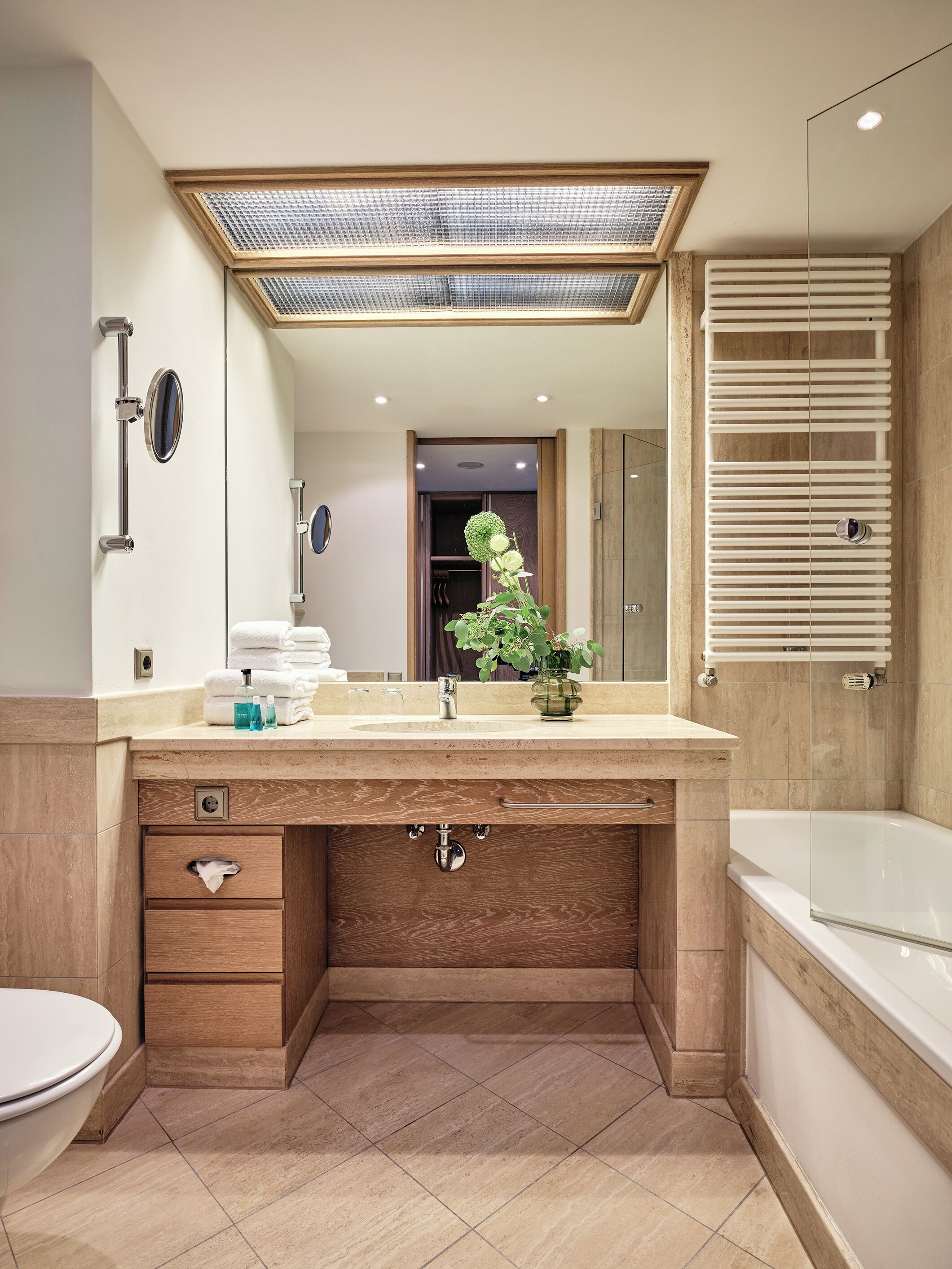 Habitación Confort doble | Caja fuerte, escritorio, sistema de insonorización