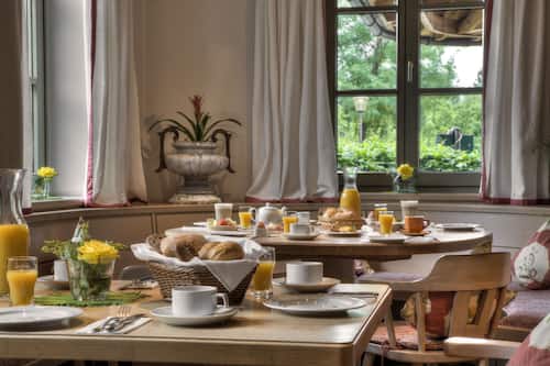 Tägliches Frühstücksbuffet gegen Gebühr