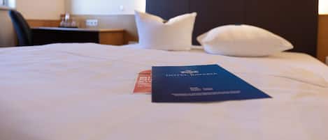 Standard Double Room | In-room safe, desk, laptop workspace, soundproofing