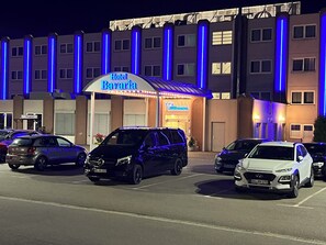 숙박 시설 정면