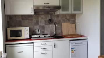 Refrigerador, placa de cocina, cafetera/tetera, tostadora