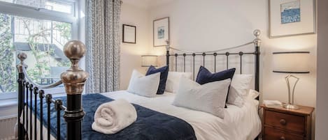 Apartment, Ensuite (2 Bedroom Courtyard) | Hypo-allergenic bedding, individually decorated, individually furnished