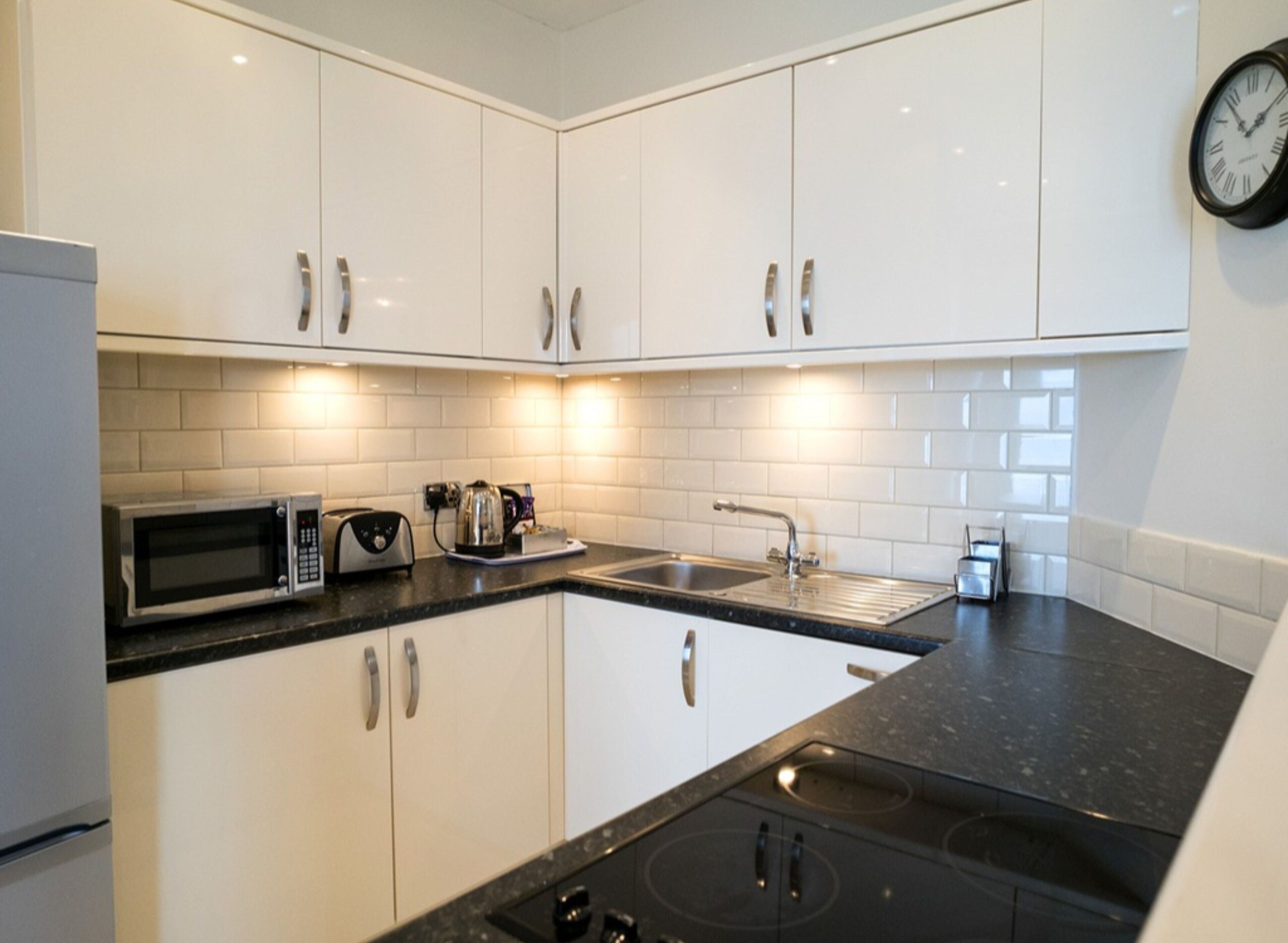 Luxury Apartment, Ensuite, Sea View (2 Bedroom ) | Private kitchen | Full-size fridge, microwave, stovetop, dishwasher