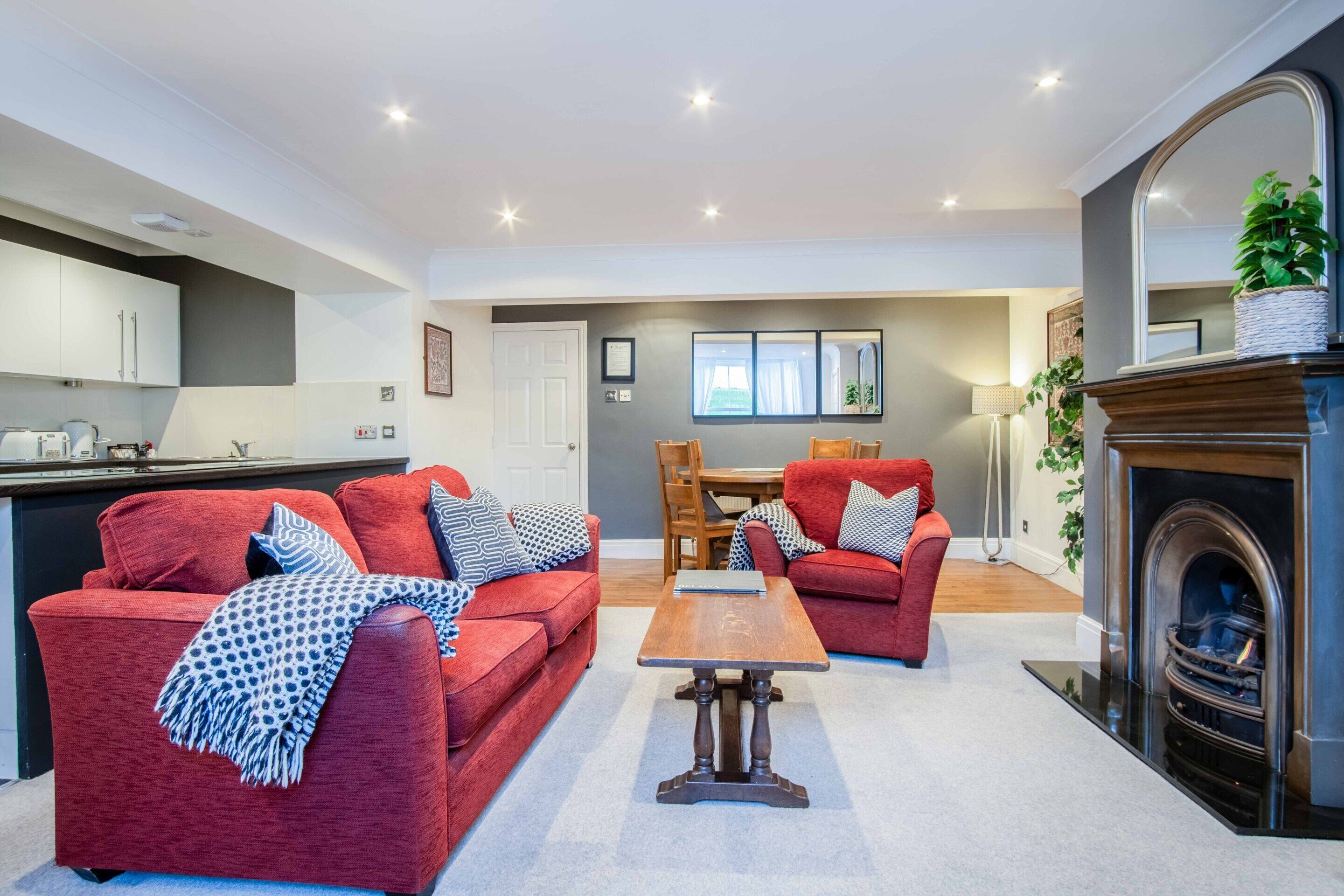 Apartment, Ensuite (2 Bedroom Courtyard) | Lounge
