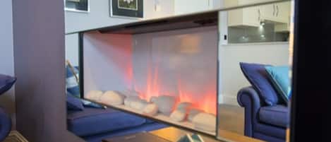 Appartement, salle de bains attenante, vue mer ( 2 Bedroom - Beach Life) | Télévision