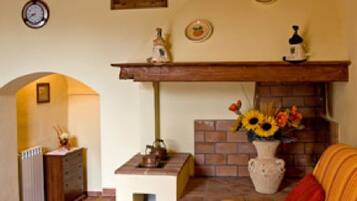 Apartment, 2 Bedrooms, Kitchenette, Garden Area | Living area