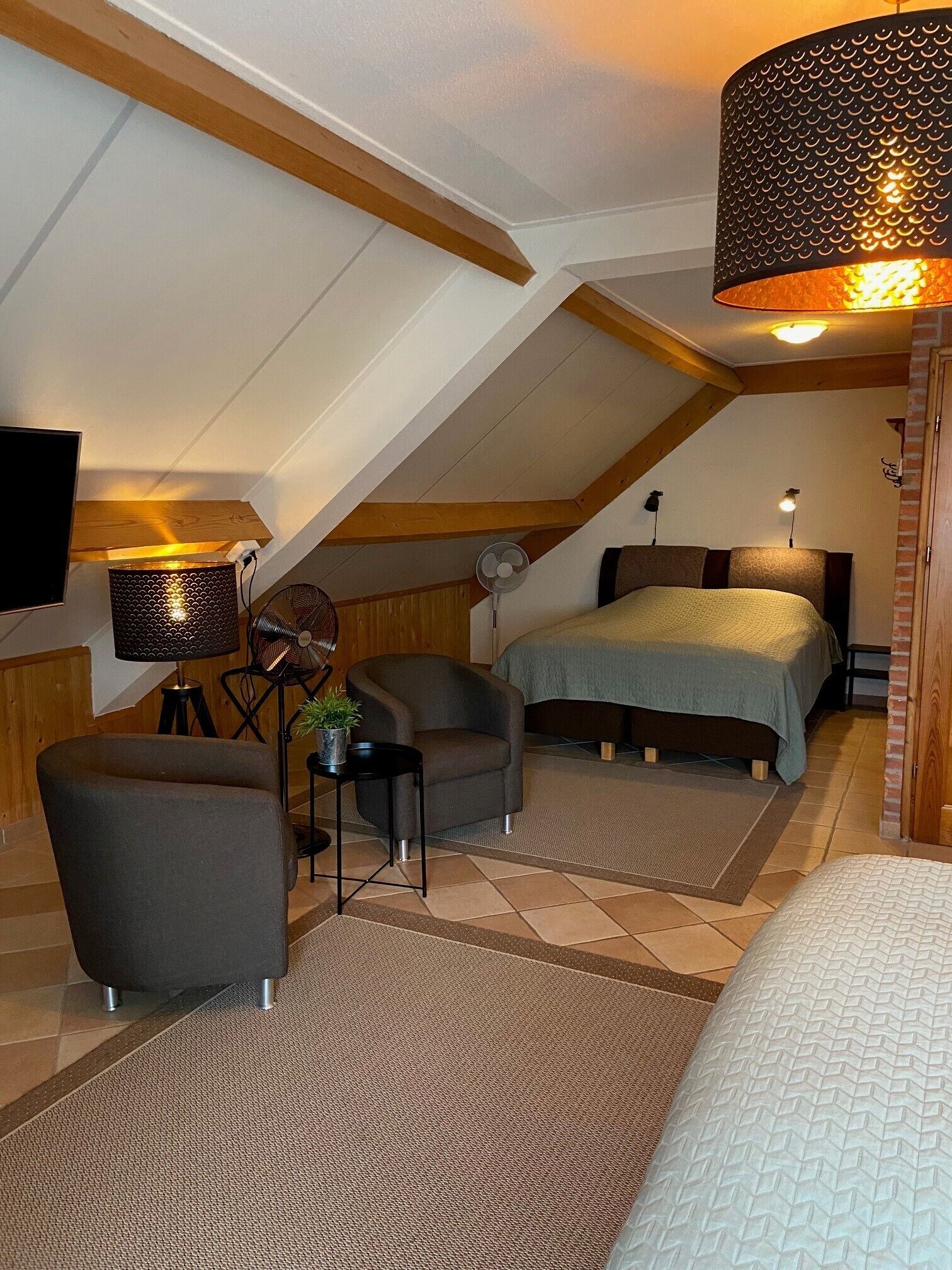 Habitación cuádruple | Escritorio, cunas, camas extra y wifi gratis 