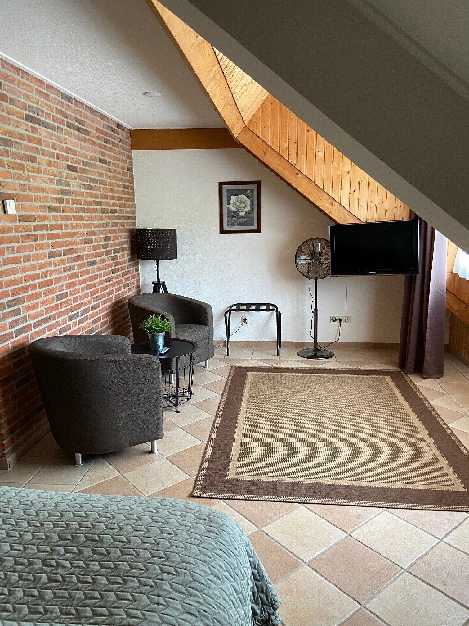 triple room | desk, cots/infant beds, rollaway beds, free wifi