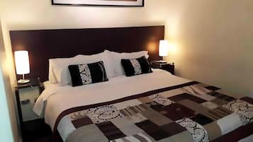 Superior Studio | Premium bedding, soundproofing, iron/ironing board, WiFi (free)
