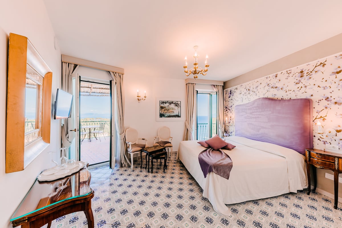Romantische studio suite, terras, uitzicht op zee (Lilla) | 1 slaapkamer, Italiaanse Frette-lakens, luxe beddengoed, donsdekens
