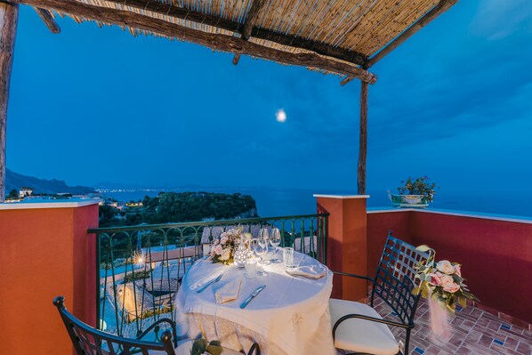 Romantic Studio Suite, Terrace, Sea View (Lilla) | Terrace/patio