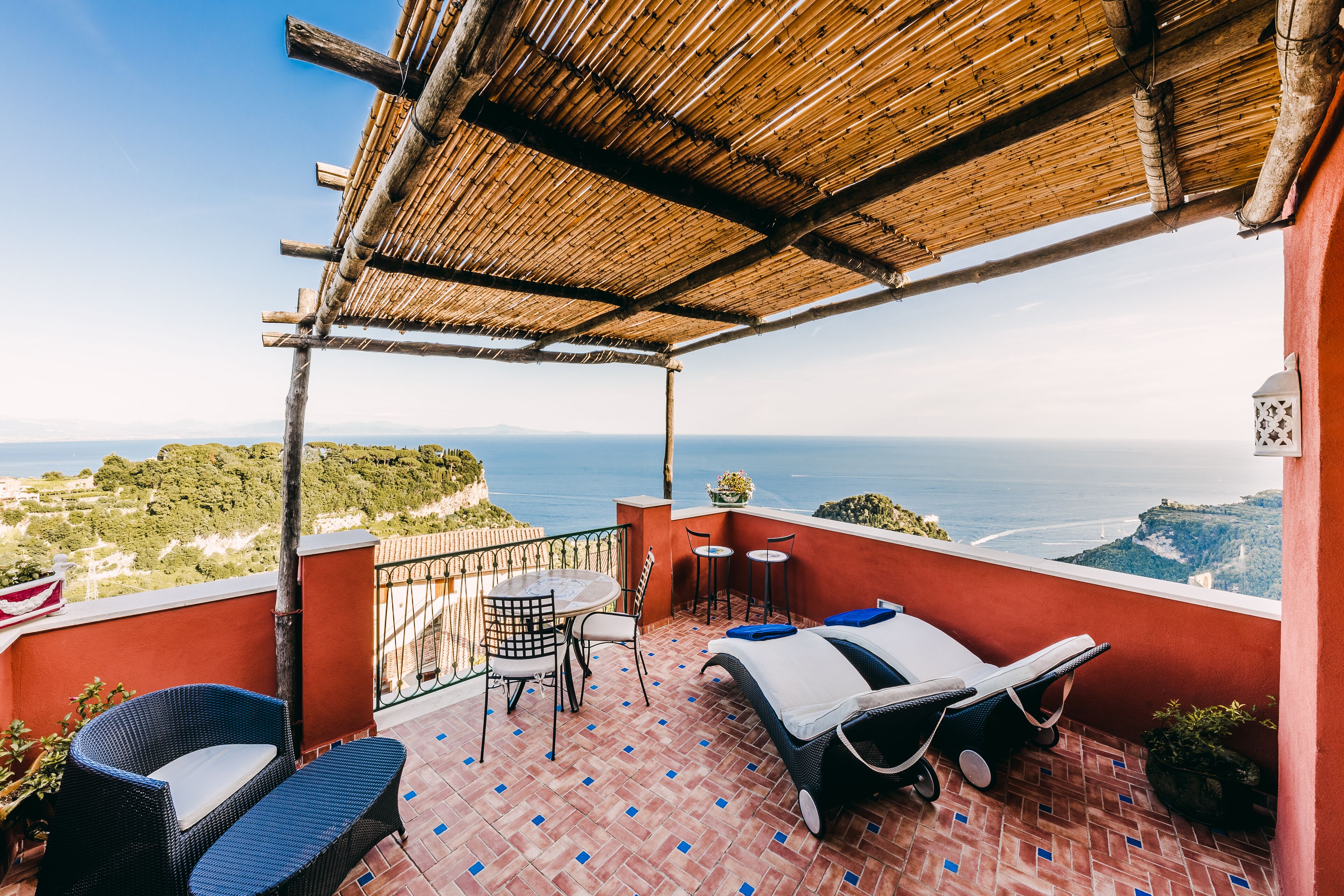 romantic studio suite, terrace, sea view (lilla) | view from property