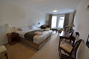 Luxury Suite, 1 King Bed, Sea View