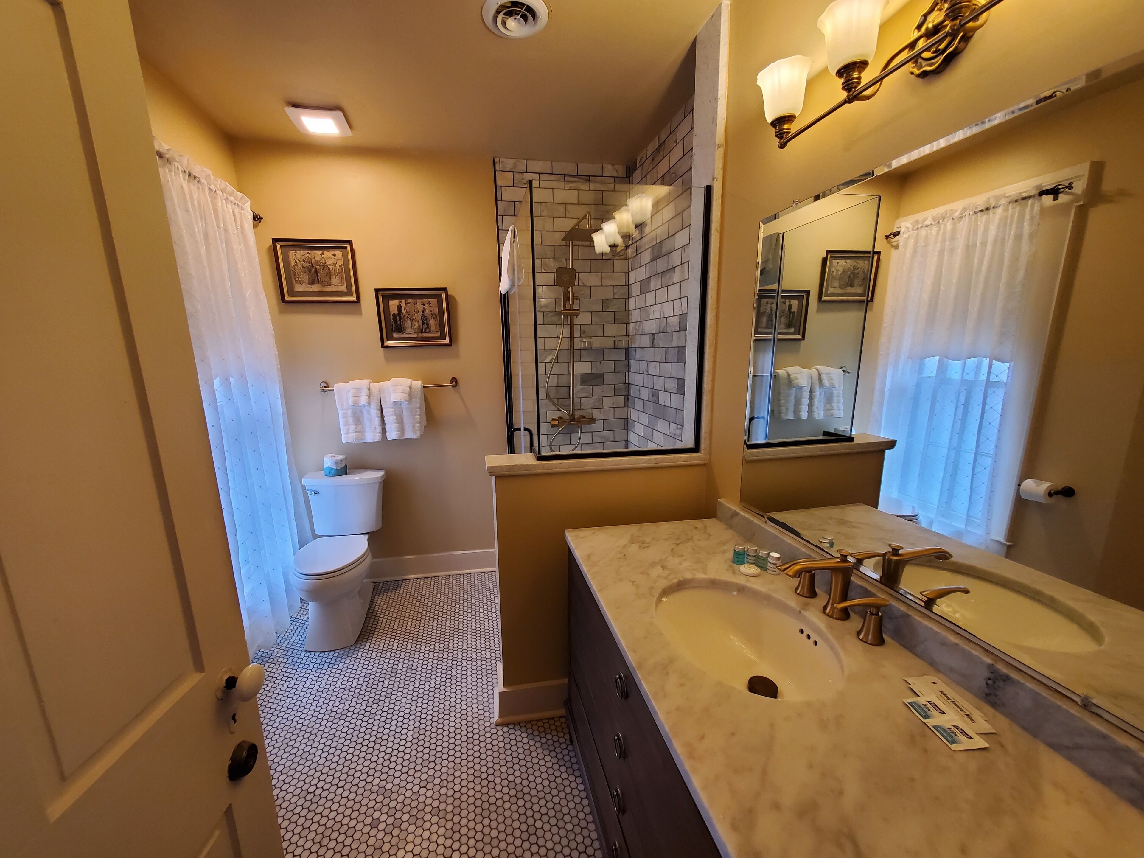 premium room, 2 double beds (room 8; 2nd floor-stairs only) | bathroom | bathtub, free toiletries, hair dryer, towels