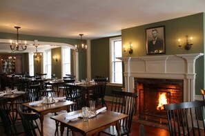 Restaurant - The Buxton Inn (Granville)