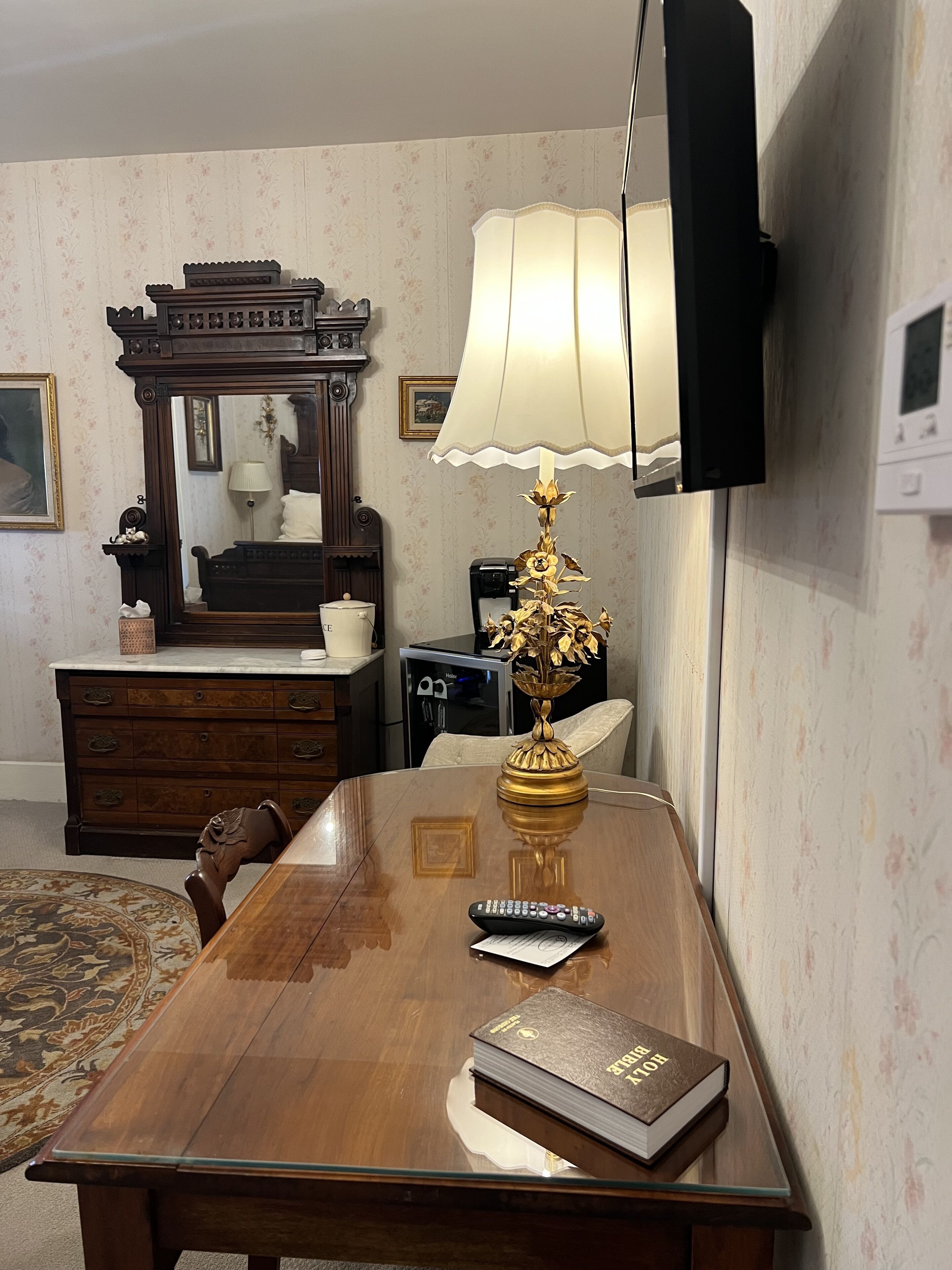 standard room (7; 2nd floor-stairs only) | iron/ironing board, bed sheets