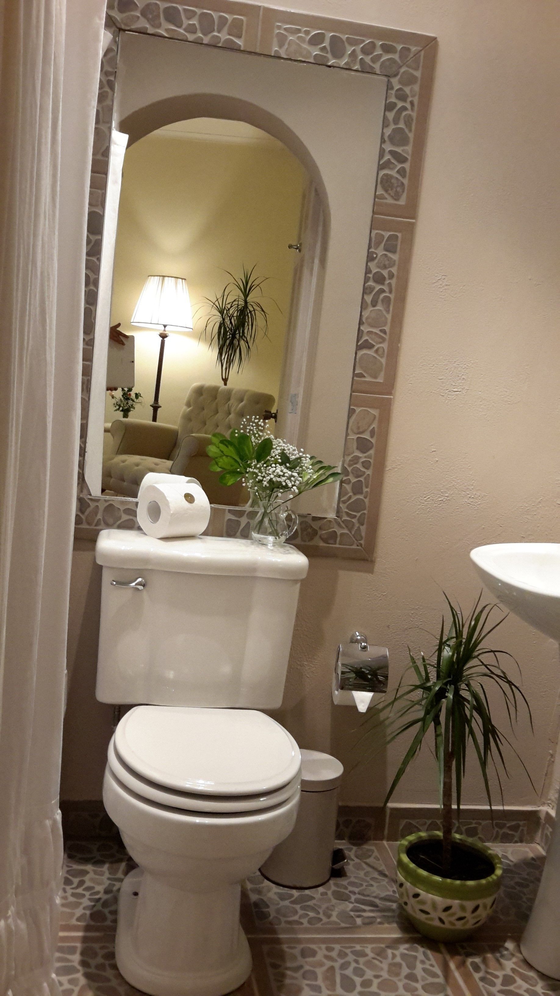 deluxe suite, 2 single beds | bathroom | shower, rainfall showerhead, free toiletries, hair dryer