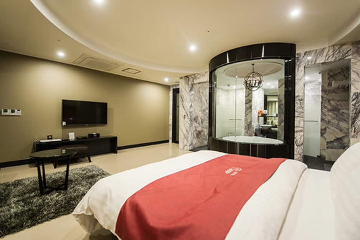 Süit | Kaliteli yatak takımı, ücretsiz kablosuz İnternet