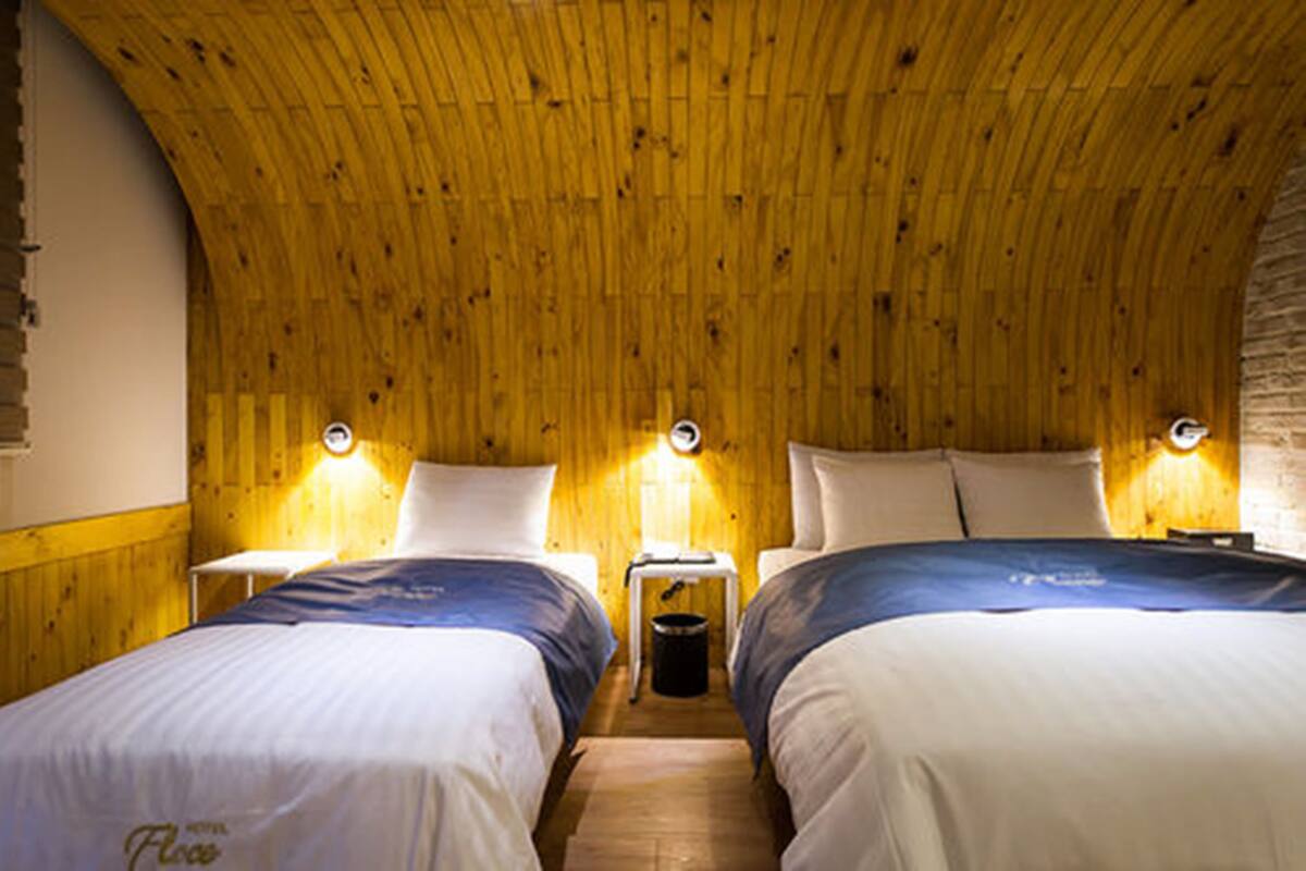 Premier Twin Room | Premium bedding, WiFi (free)