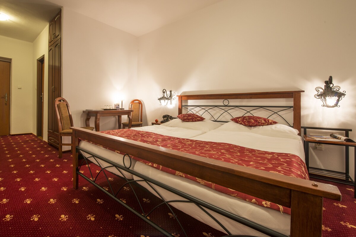 Chambre Double pour 1 personne | Coffres-forts dans les chambres, décoration personnalisée, bureau