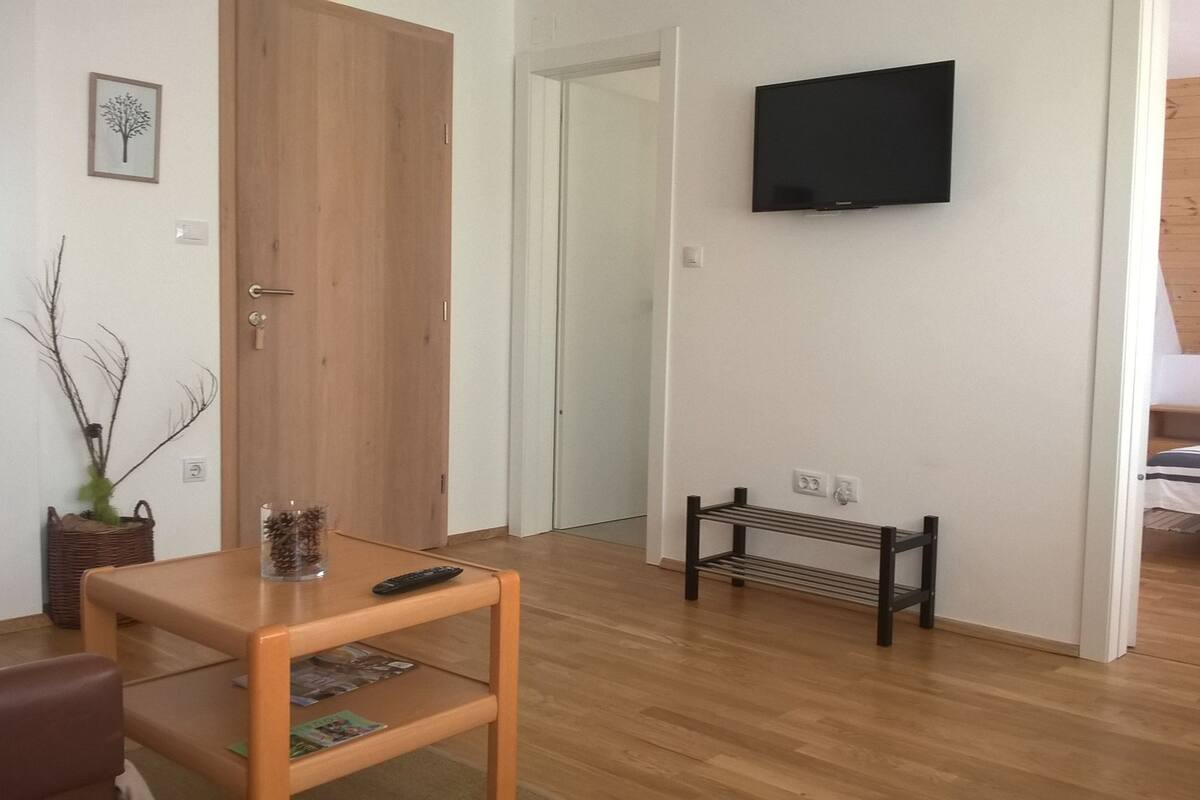 Cubrecamas, cortinas blackout, wifi gratis y decoración personalizada 