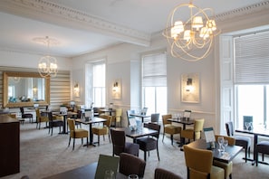 Daily full breakfast (GBP 5 per person)