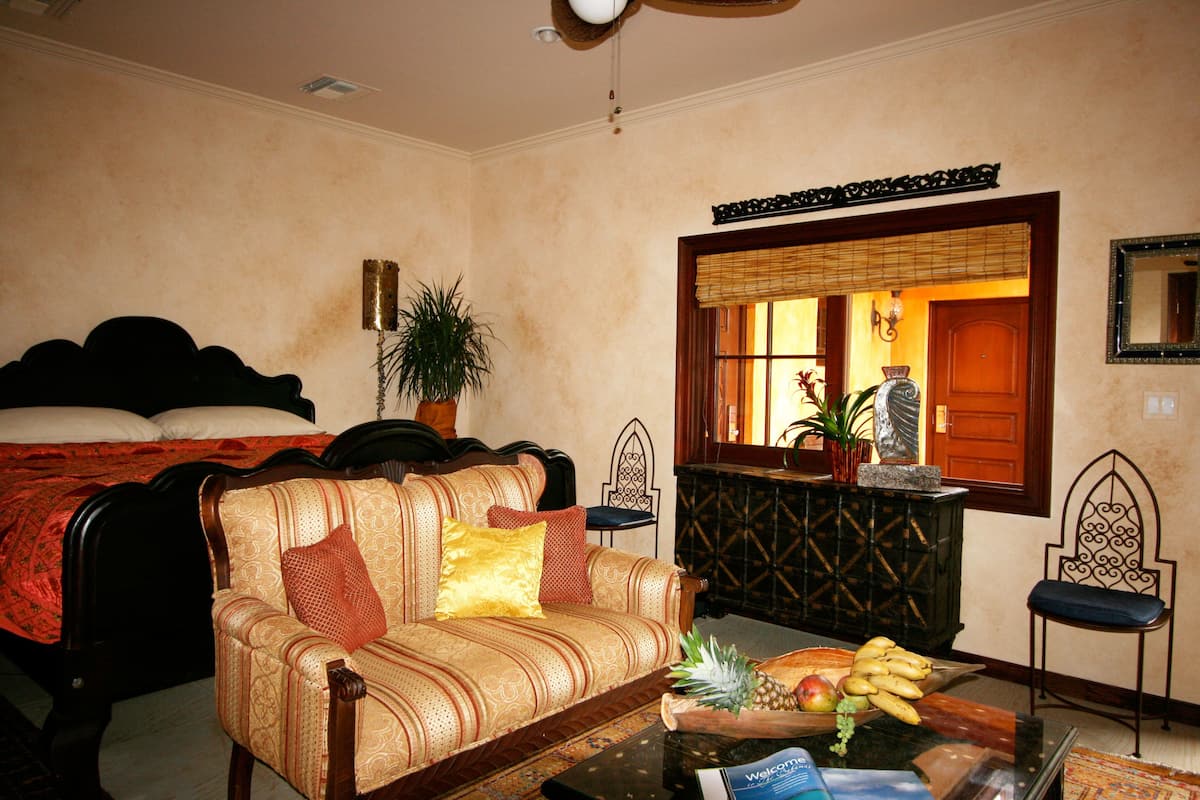 Garden Suite | Living area | Flat-screen TV