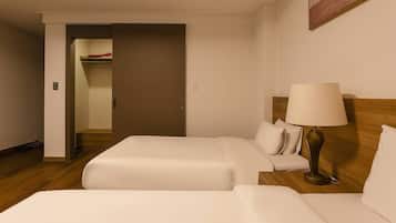 Quarto família | Cortinas blackout, ferros/tábuas de passar roupa