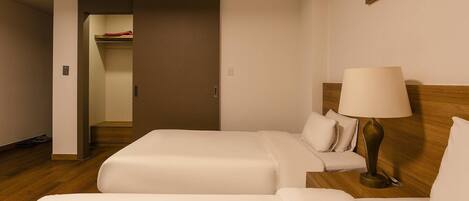 Camera familiare | Tende oscuranti, ferro/asse da stiro, letti aggiuntivi (a pagamento)