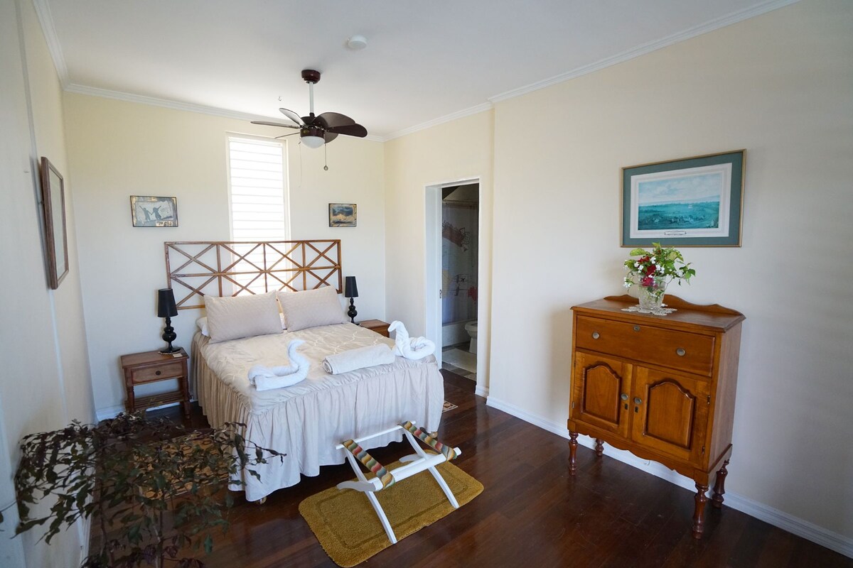 Superior Double Room, 1 Double Bed, Mountain View, Ground Floor | In-room safe, individually decorated, individually furnished