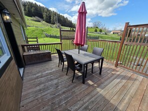 Economy Chalet | Terrace/patio - Motel Le Riviera (La Malbaie)