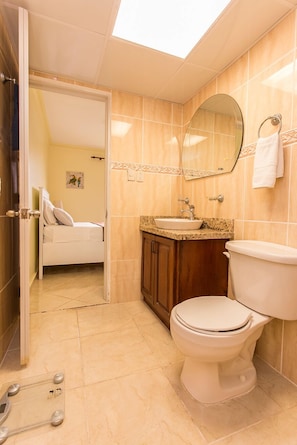 One Bedroom Apartment | Salle de bain