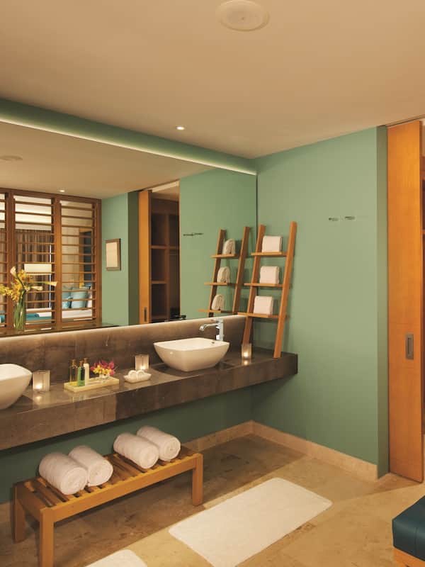 Free toiletries, hair dryer, bathrobes, slippers