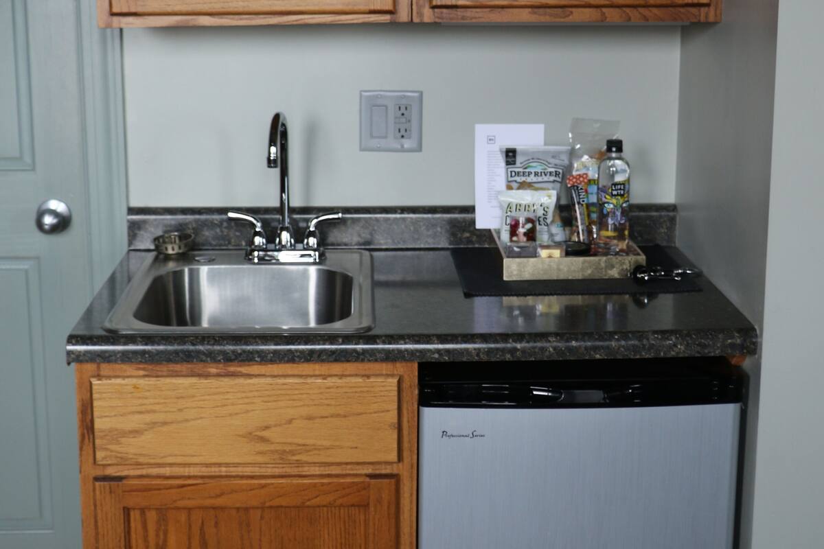 executive double queen, 2 queen beds (historic) | private kitchenette | mini-fridge, microwave