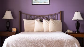 Classic Queen, 1 Queen Bed (Historic)