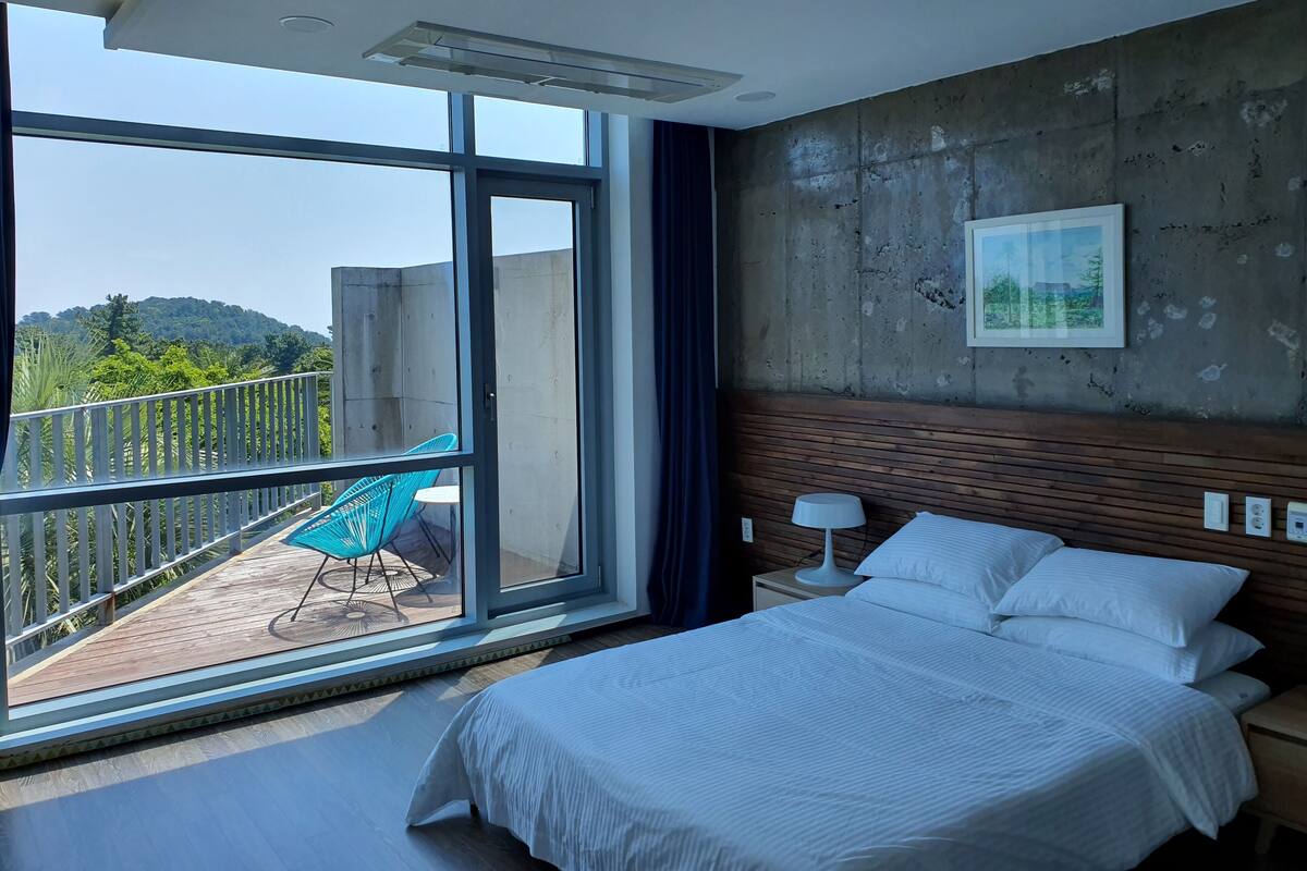 Red (Boutique Stay)