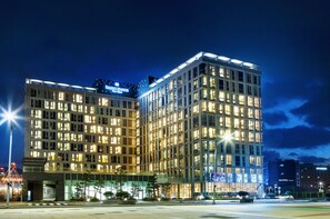 Front of property – evening/night - Hotel RegentMarine (Jeju City)