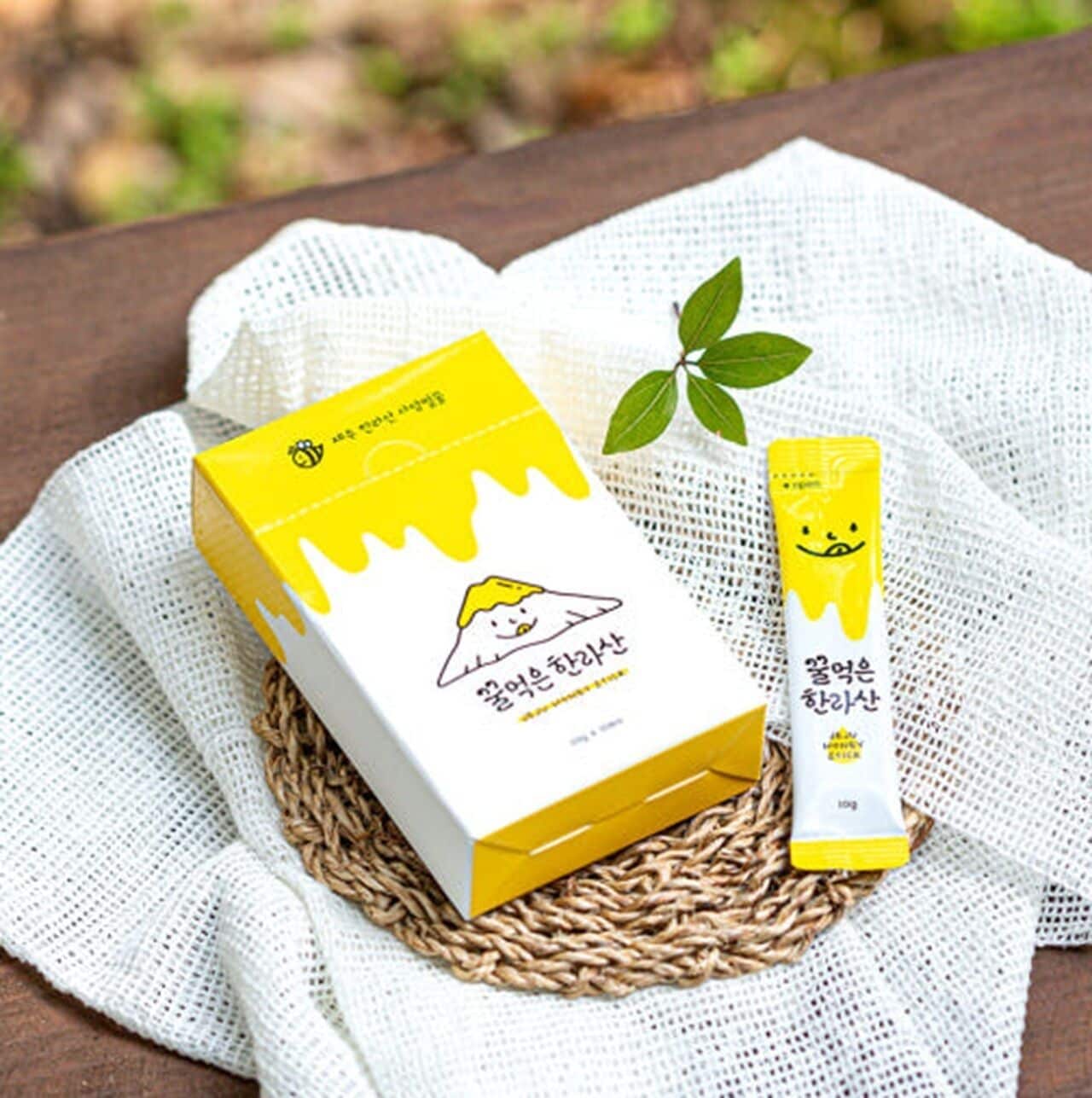 [sweet jeju] standard twin room with city view + jeju honey sticks | room amenity