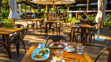 Daily buffet breakfast (AUD 38 per person)